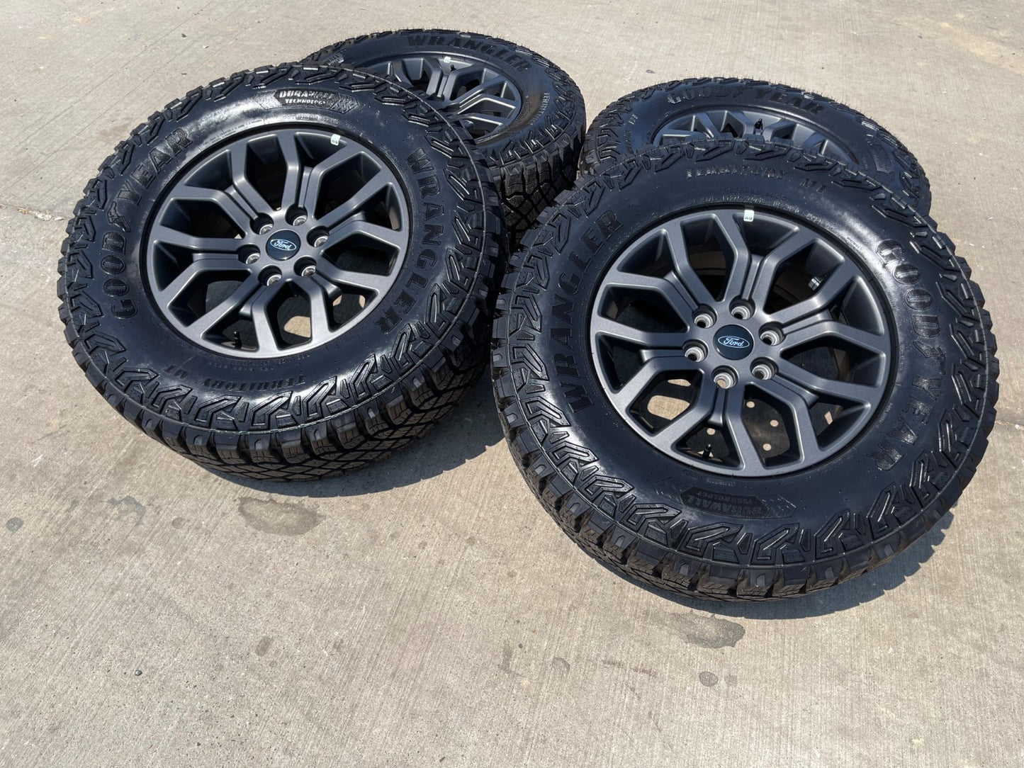 18" Ford F-150 TREMOR OEM rims wheels 10342 95351 Expedition GOODYEAR SET NEW