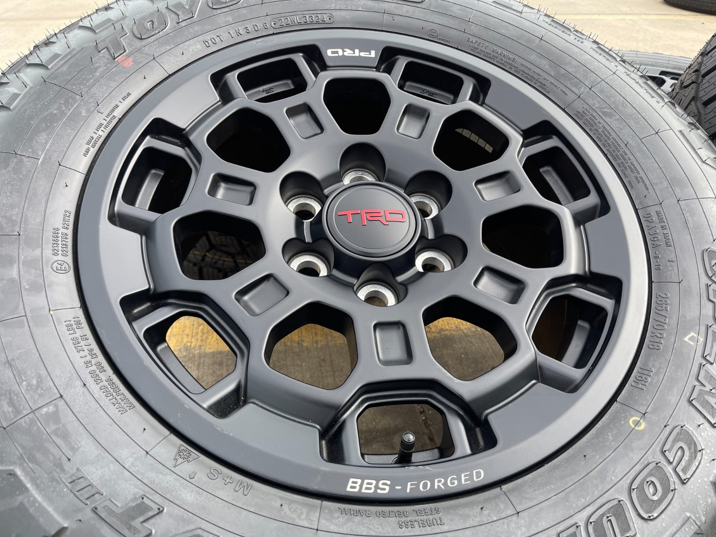 18" Toyota Tundra TRD BBS FORGED OEM black 95458 wheels rims Sequoia NEW AT tire