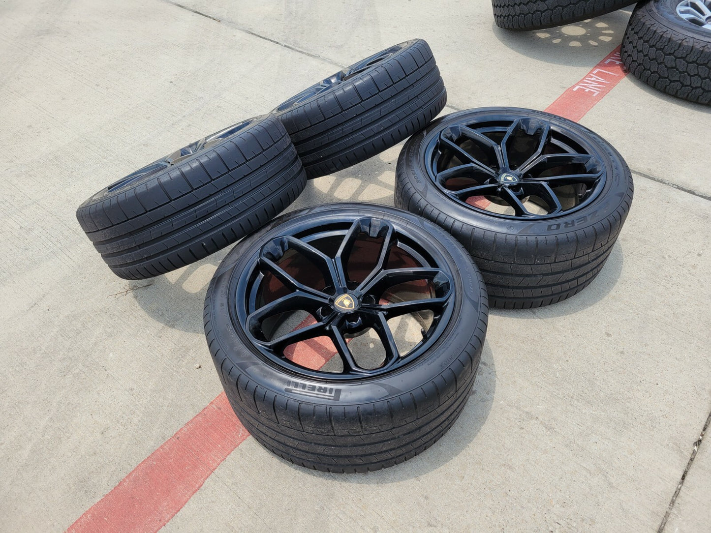 19" Lamborghini Huracan LP580 OEM wheels rims tires OE Kari