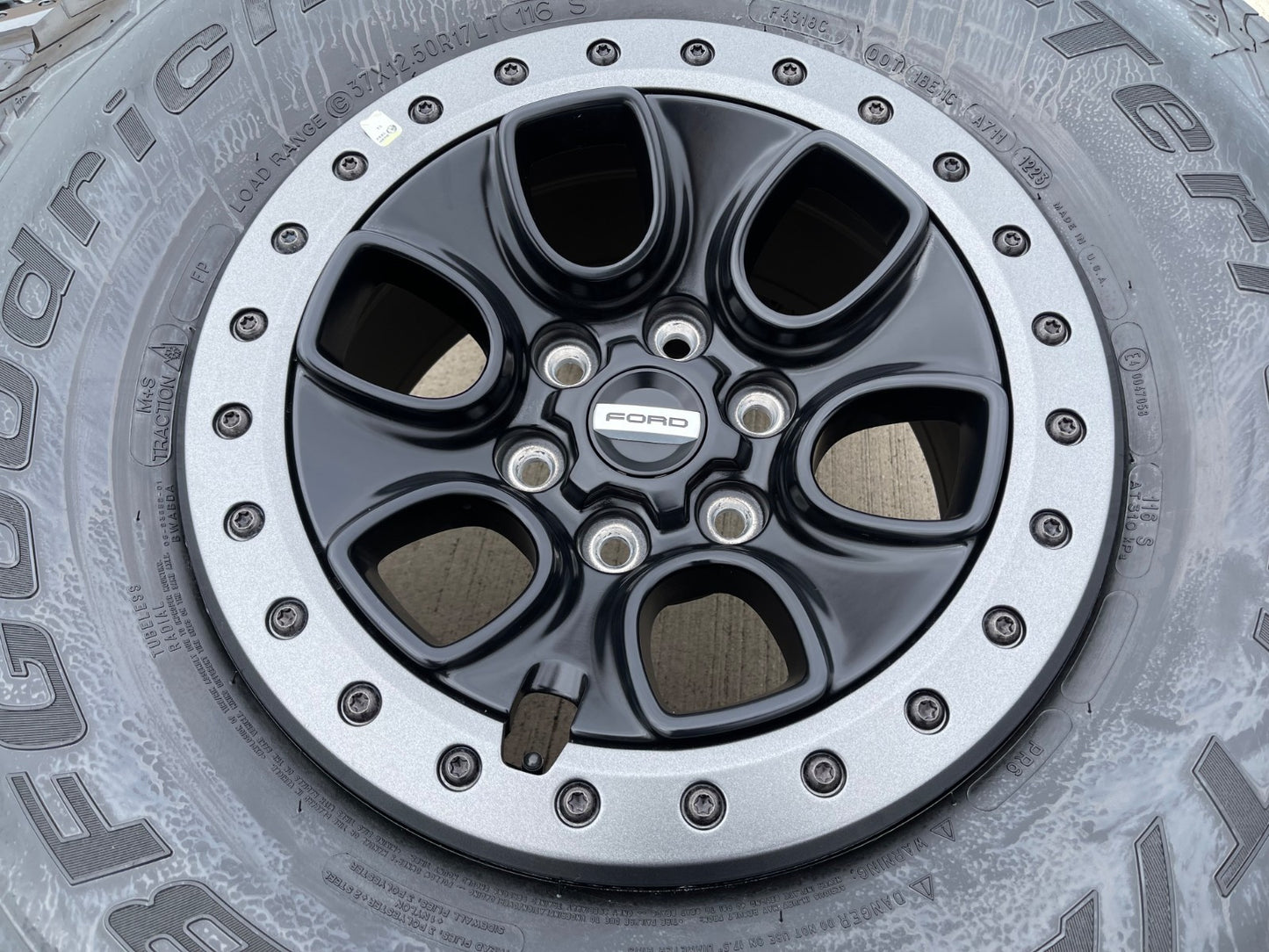 17" Ford F-150 Raptor OEM BEADLOCK rims wheels 10459 95210 BFG KO2 37" tires NEW