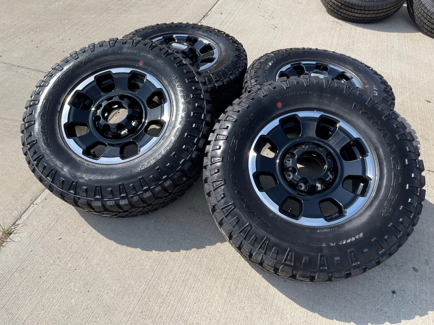 18" Ford F-250 F-350 OEM TREMOR rims wheels 10482 tires DURATRAC R/T 35" NEW