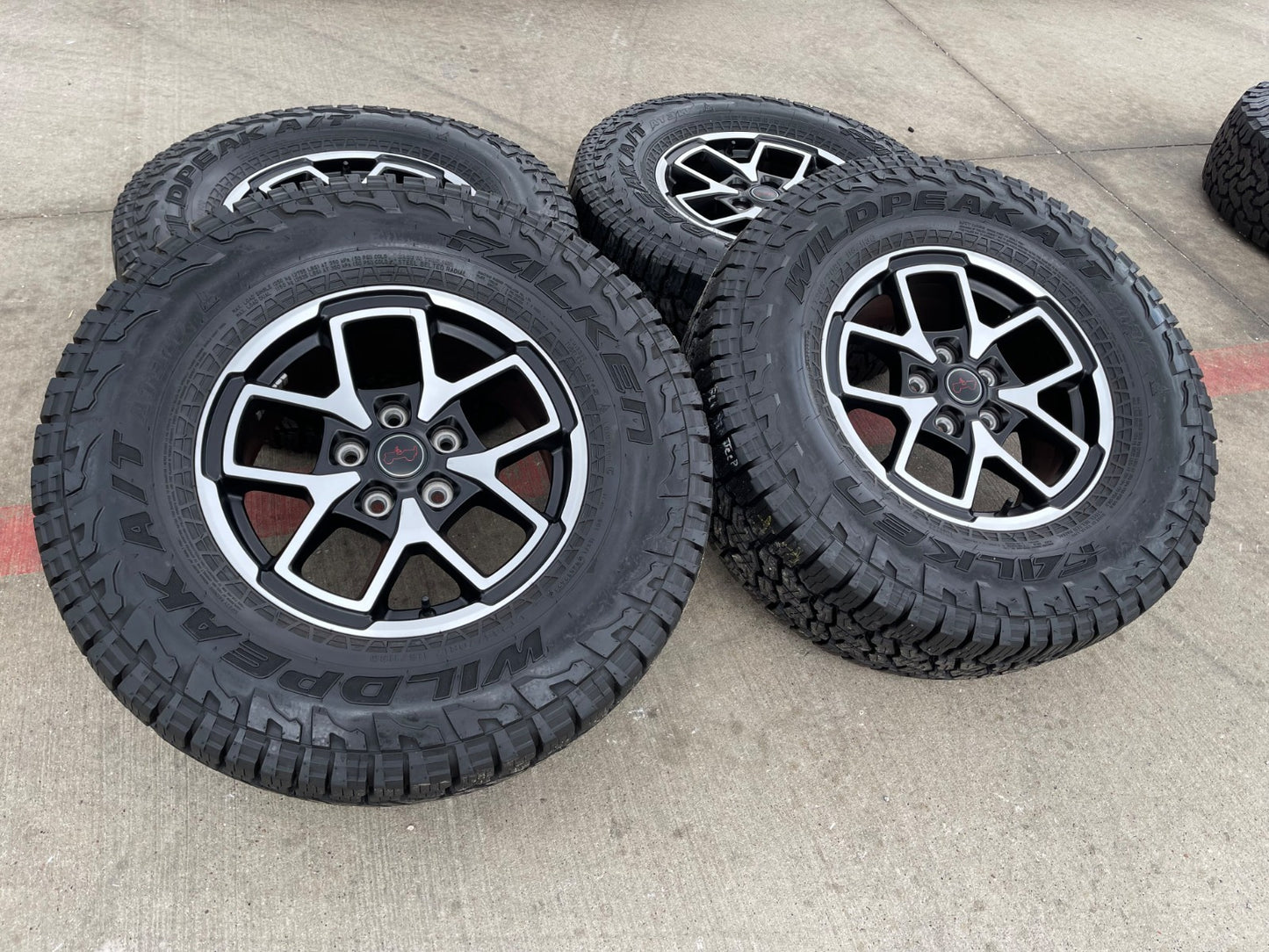 17" Jeep Wrangler Rubicon OEM 95730 9327 wheels rims Gladiator FALKEN A/T 33"