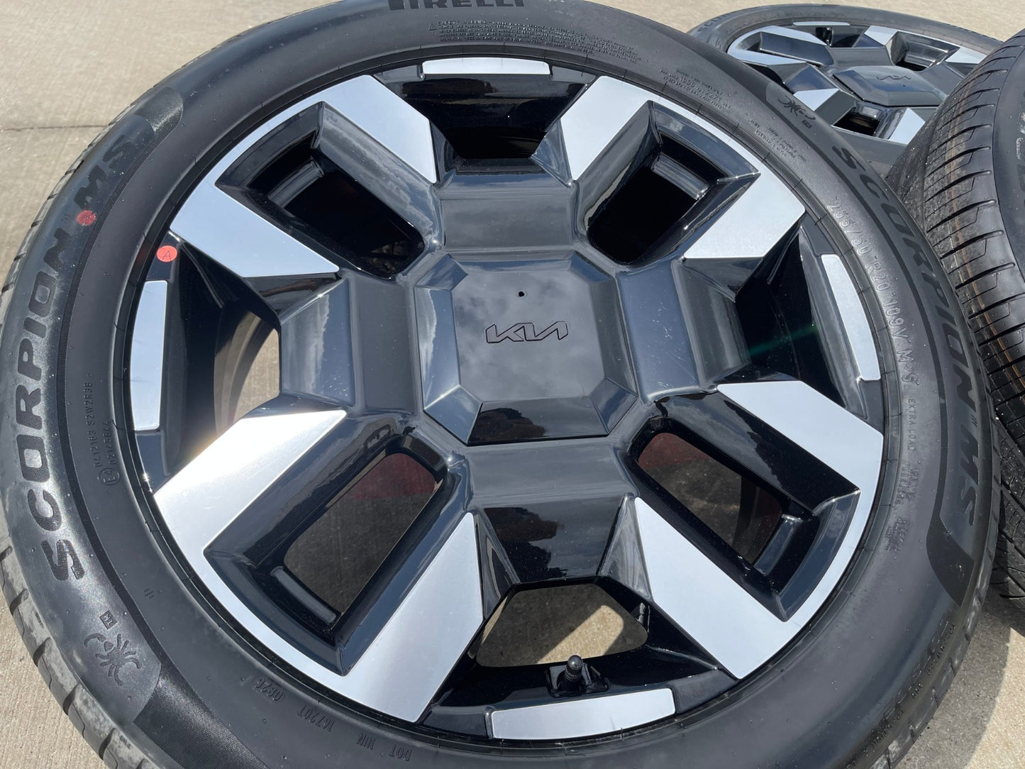 20" Kia Telluride X-PRO OEM wheels rims Sorento Sedona PIRELLI 2026 2027 NEW