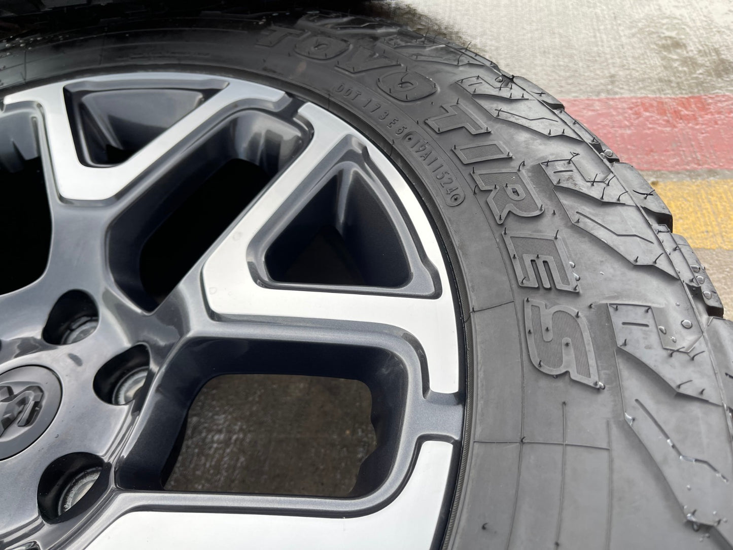 20" Dodge Ram 1500 OEM 94059 Laramie wheels rims 68583860AA TOYO A/T3