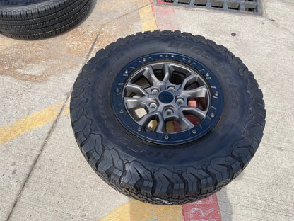 17" Jeep Wrangler 392 Gladiator Rubicon OEM 9304 95240 BEADLOCK wheel rim BFG