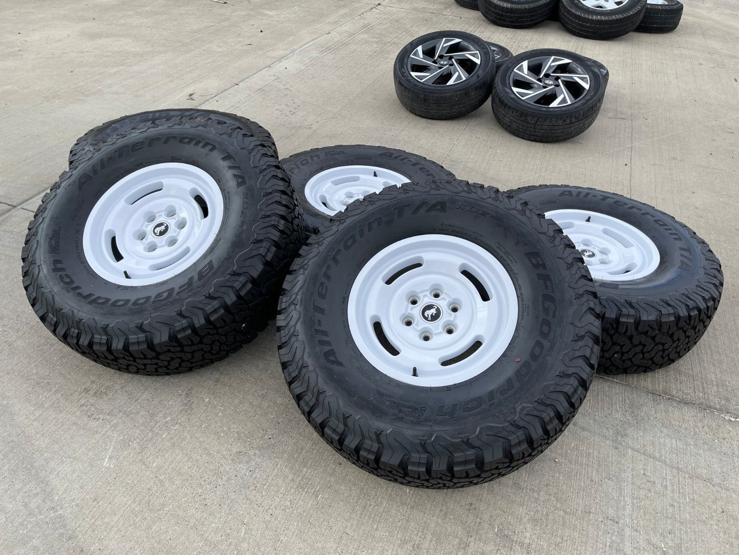 17" Ford Bronco HERITAGE SASQUATCH OEM 10463 wheels rims white 37" BFG NEW
