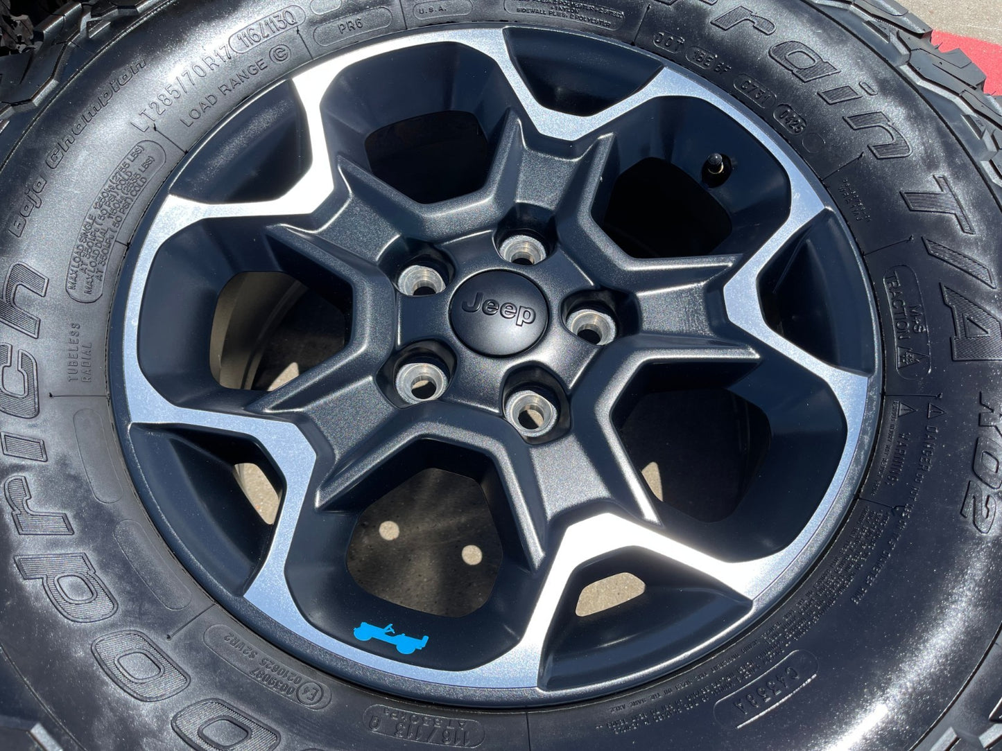 17" Jeep Wrangler Rubicon OEM wheels rims Gladiator 96832 9282 BFG KO2 A/T 33"