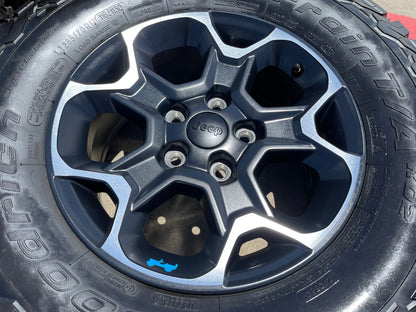 17" Jeep Wrangler Rubicon OEM wheels rims Gladiator 96832 9282 BFG KO2 A/T 33"