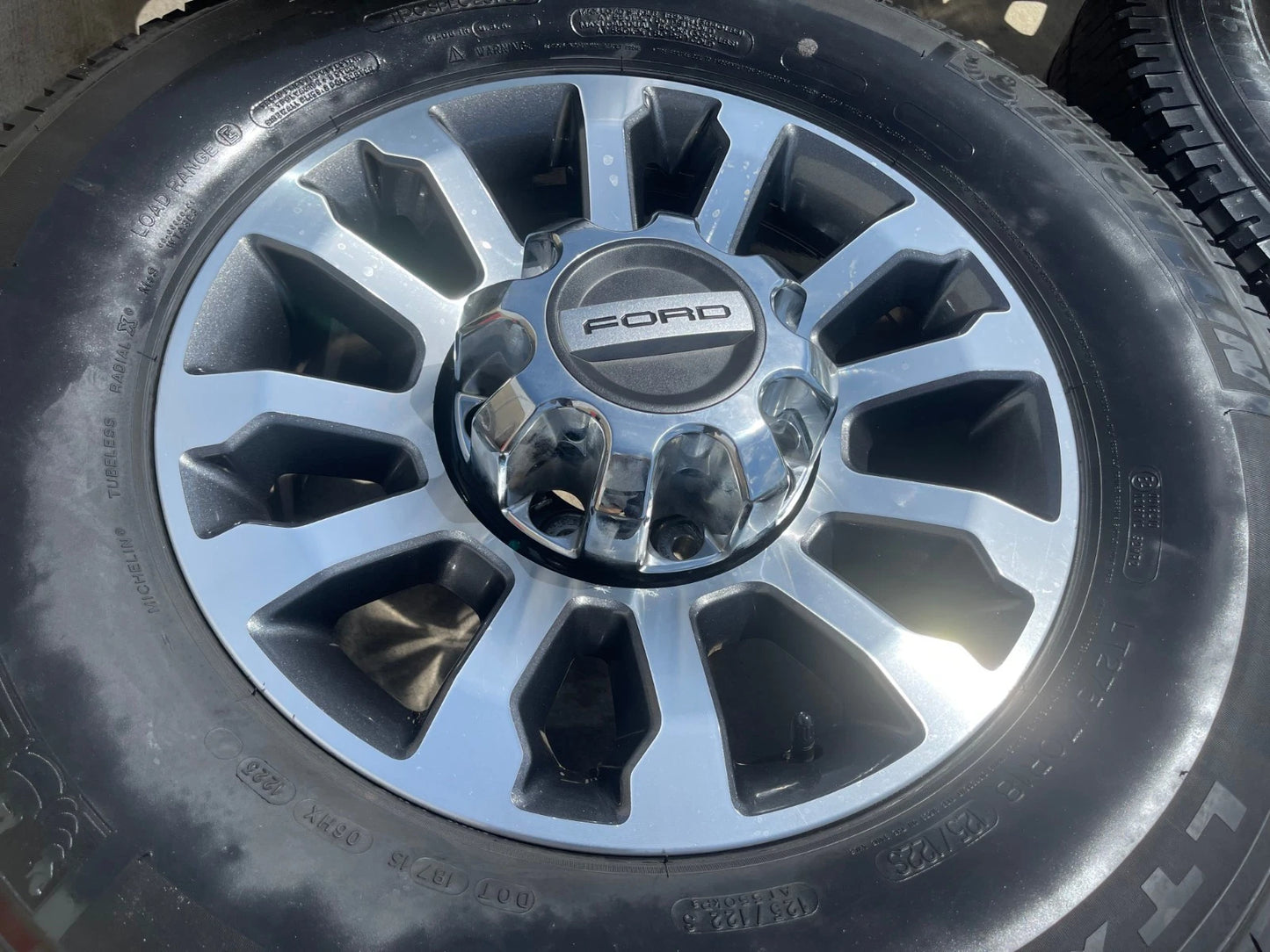 18" Ford F-250 F-350 OEM Lariat FX-4 rims wheels 10289 tires MICHELIN