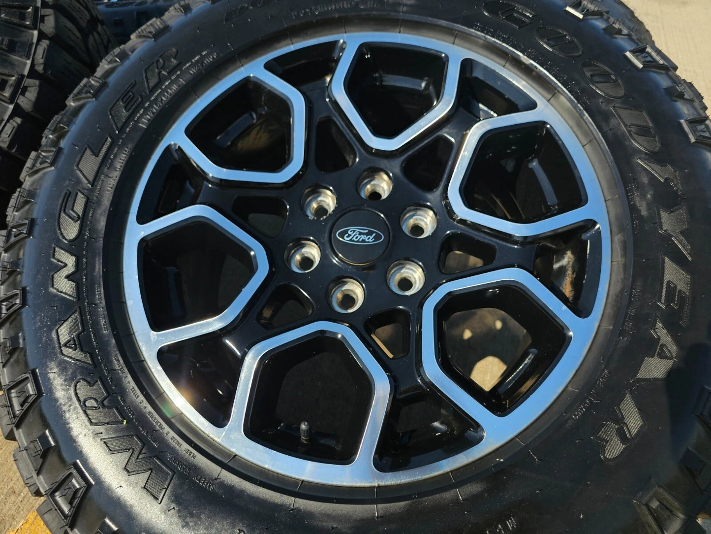 18" Ford F-150 OEM rims wheels 95049 10340 Expedition tires DURATRAC A/T
