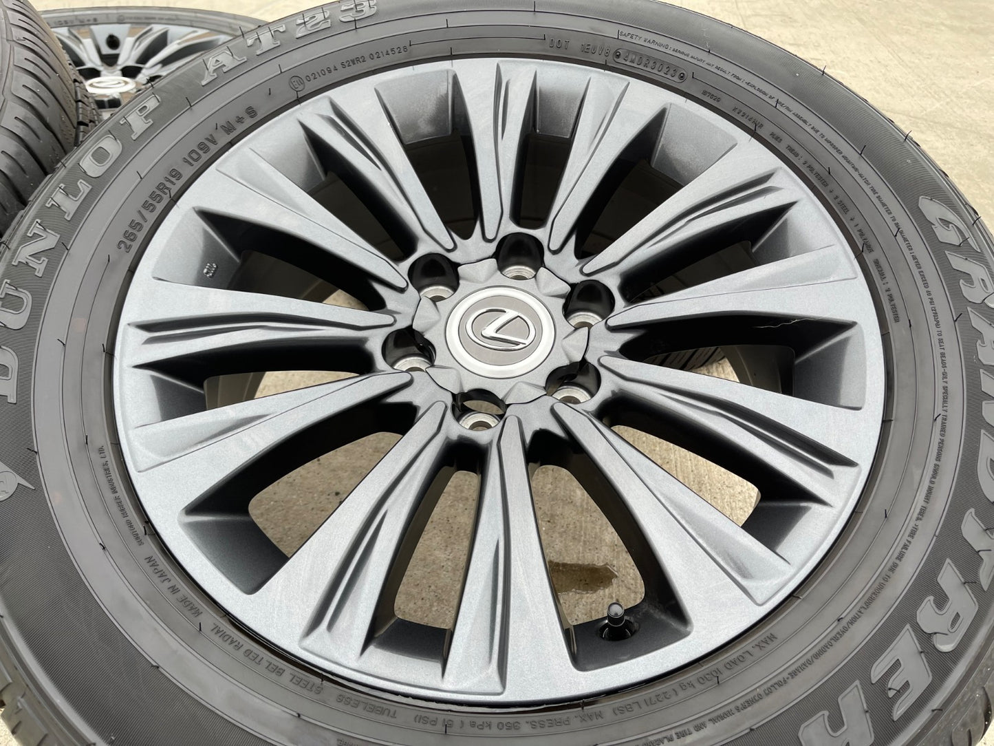 19" Lexus GX460 GX470 Tacoma 4Runner OEM 74388 wheels rims tires DUNLOP