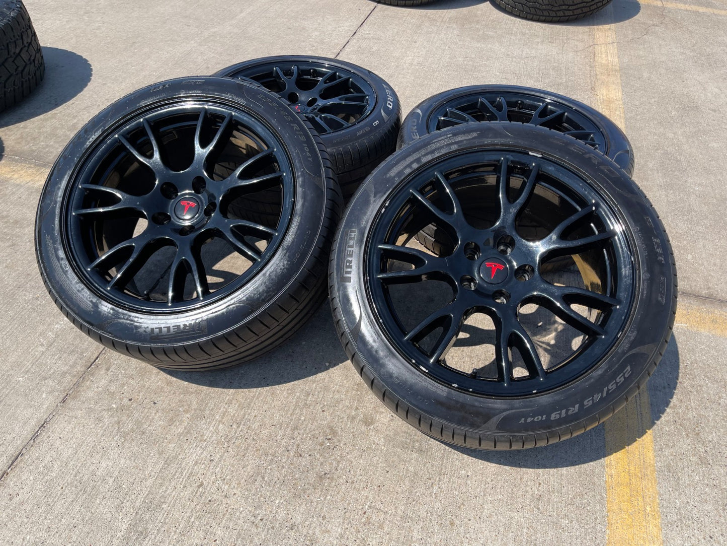 19" Tesla Model Y Gemini OEM 190256 wheels rims 2022 2023 2024 2025 2026 PIRELLI