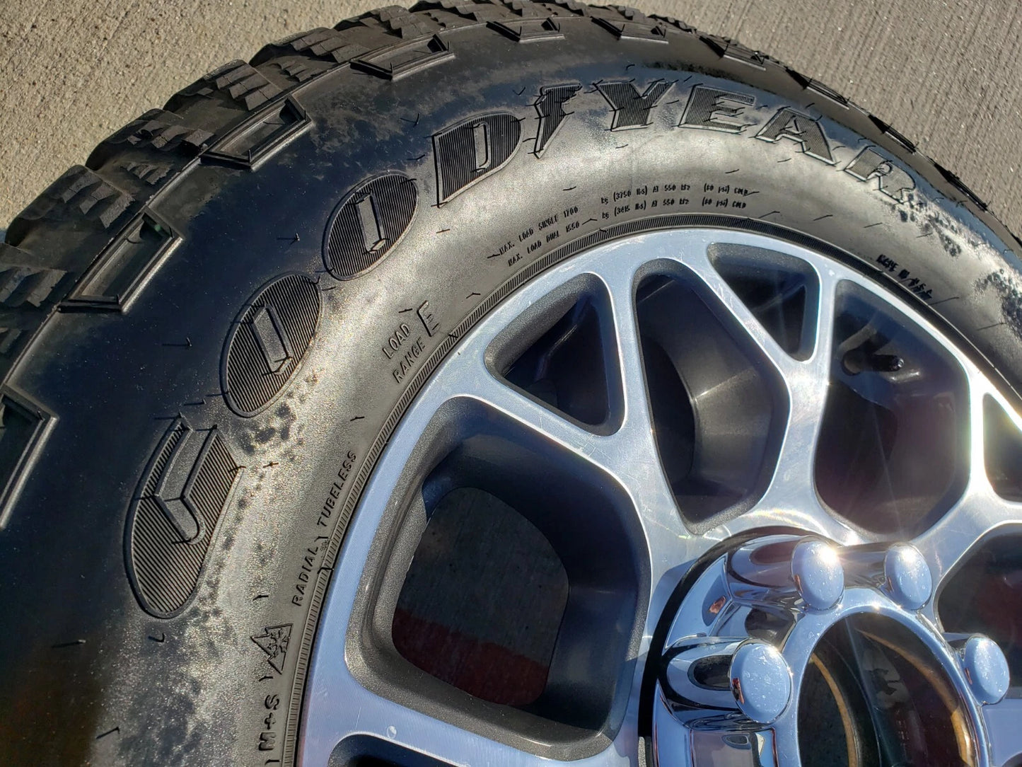 20" Ford F-250 F-350 OEM Lariat wheels rims 10292 tires