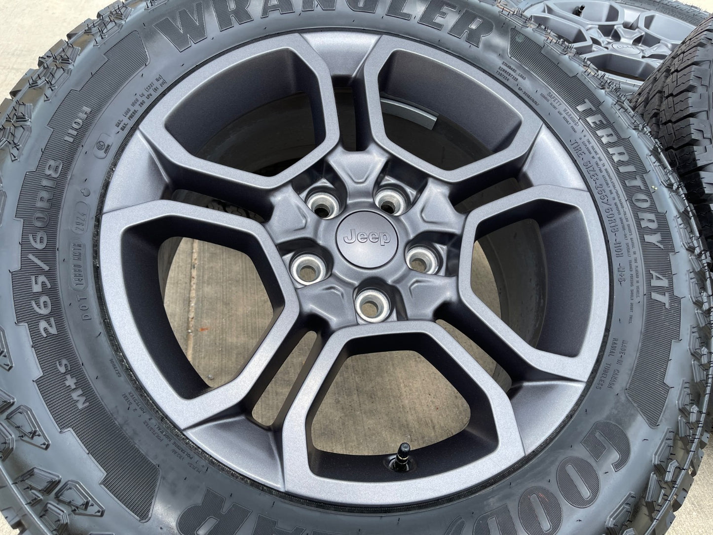 18" Jeep Grand Cherokee TRAILHAWK L OEM wheels rims 9309 Durango SET NEW