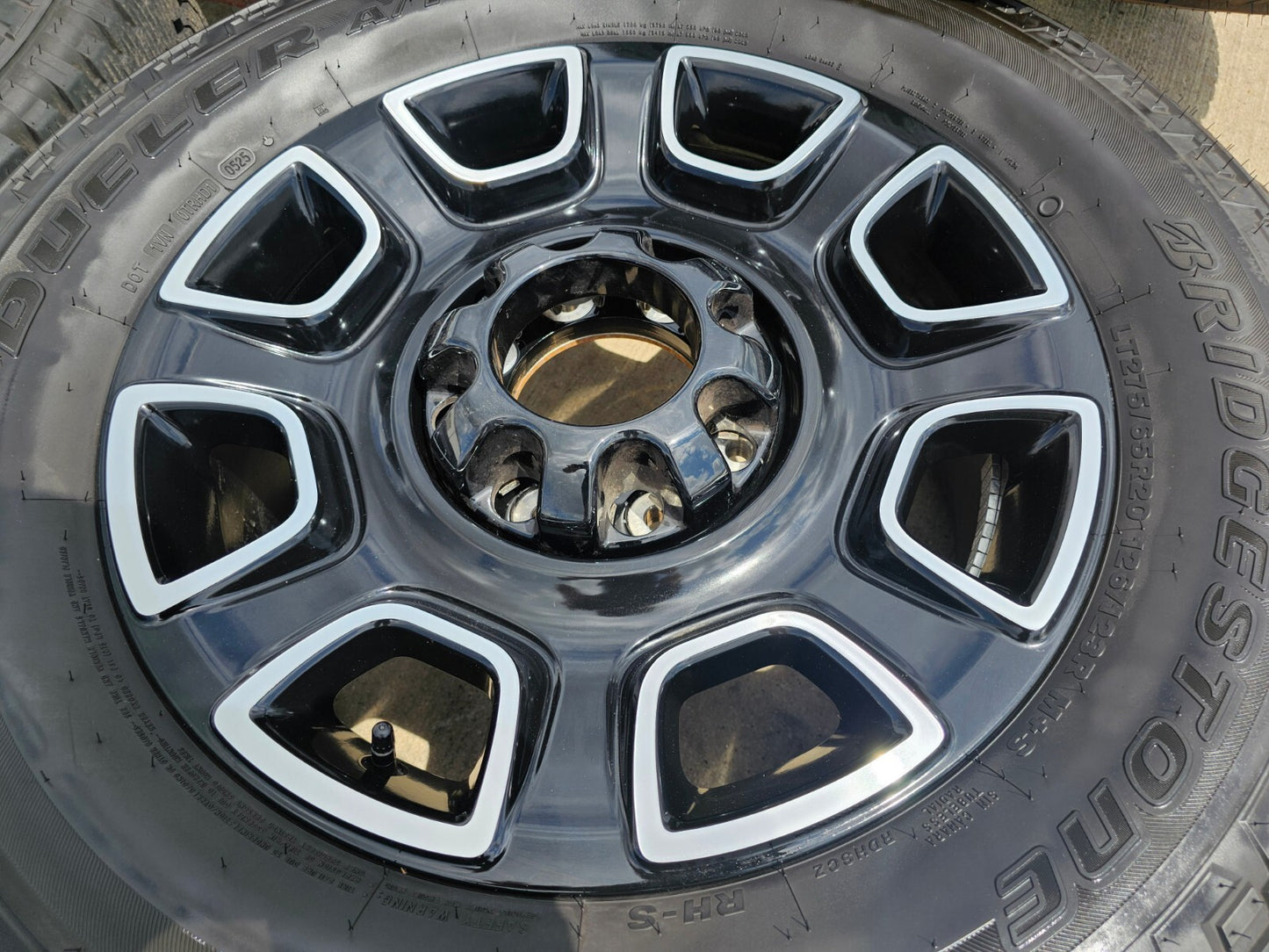 20" Ford F-250 F-350 OEM Lariat Platinum wheels rims 10486 tires 2024 2025
