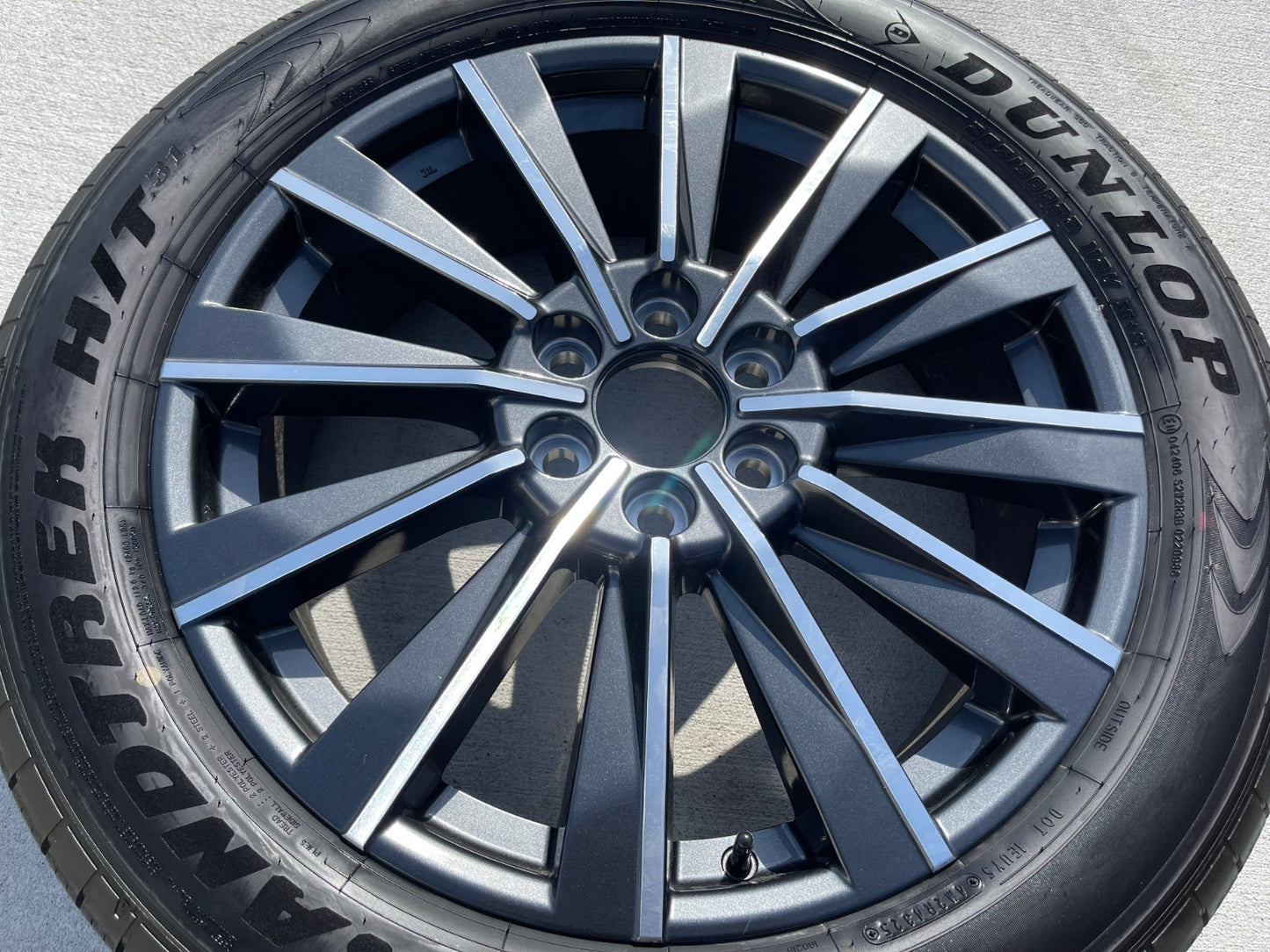 22" Lexus GX550 OEM wheel rim Toyota Land Cruiser Tundra 78519 LX600 tire NEW