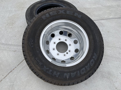 (1) 17" Dodge Ram 3500 Dually Laramie 8x200 REAR wheel rim 2702 OEM tire NEXEN