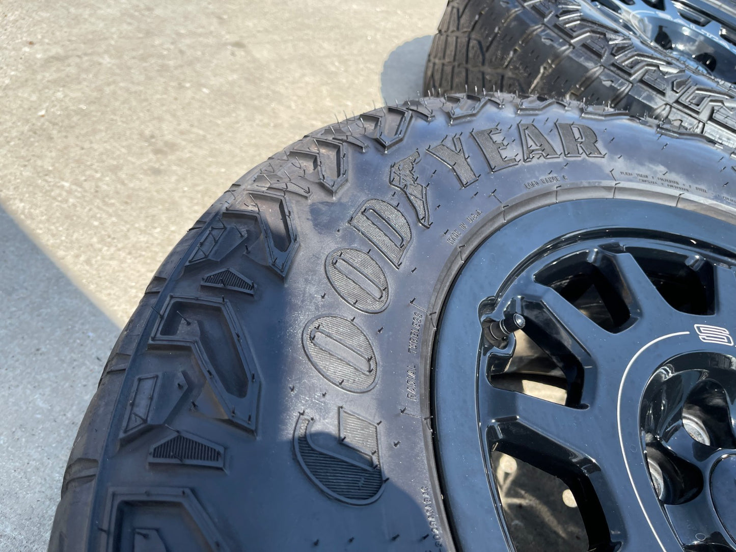 18" AEV SALTA GMC Sierra AT4X Chevy Silverado OEM rims wheels SET