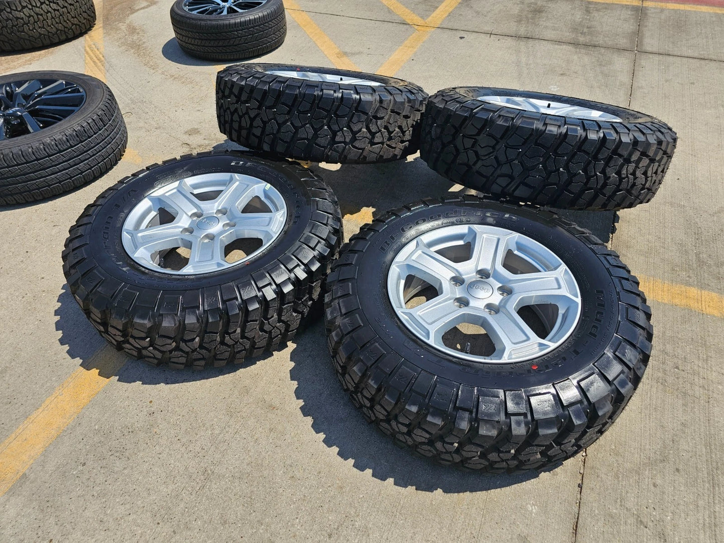 17" Jeep Gladiator Wrangler Rubicon OEM wheels rims 9216 BFG