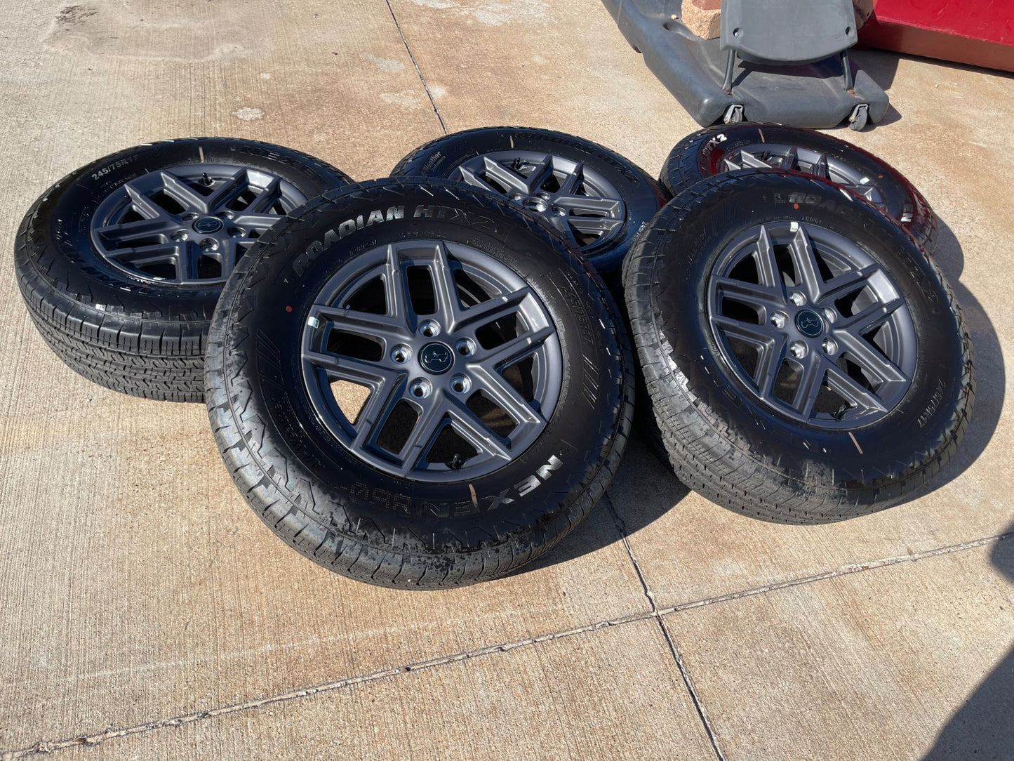 17" Jeep Wrangler Rubicon OEM wheels rims 9324 Gladiator 2025 2026 NEXEN NEW