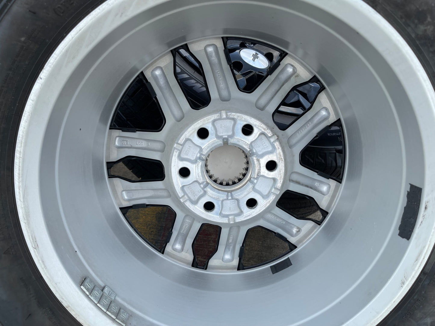 18" Chevy Silverado Suburban Tahoe OEM 14091 wheels rims GMC MICHELIN