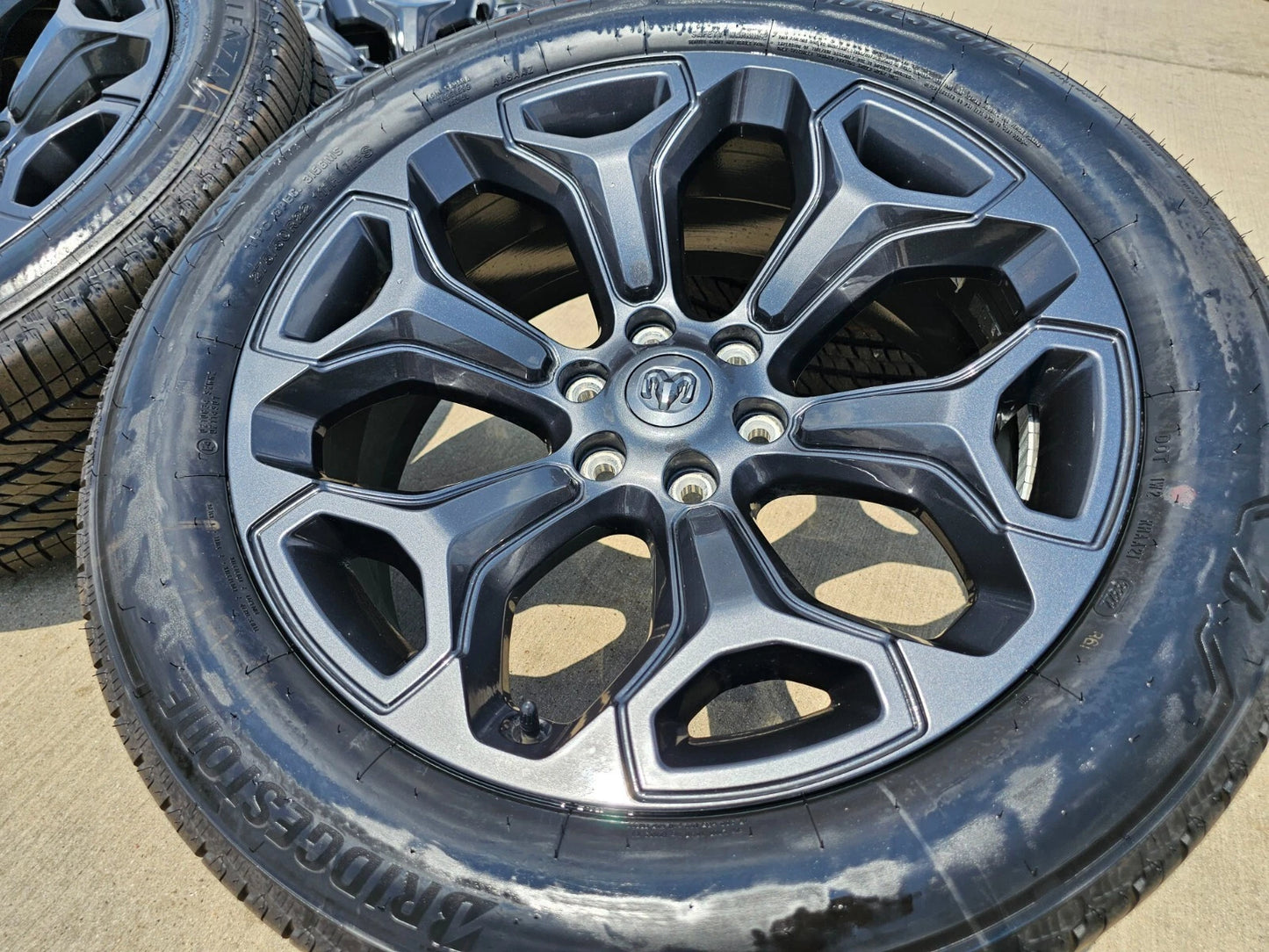 22" Dodge Ram 1500 OEM Laramie wheels LIMITED Gray 2685 2727 tires NEW