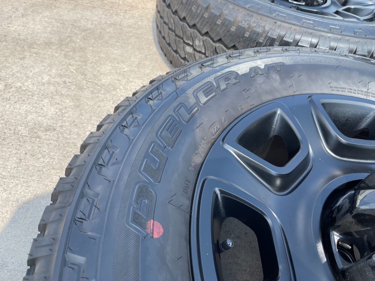 20" Ford F-250 F-350 OEM Lariat Platinum wheels rims 10486 tires 2025 2026 NEW