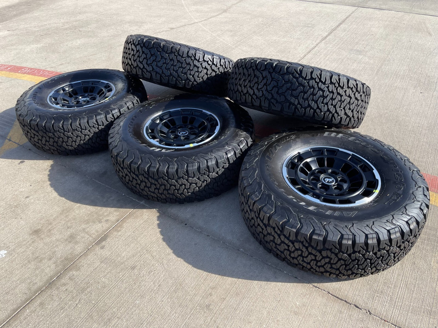 17" Ford Bronco HERITAGE SASQUATCH OEM 22025 wheels rims SET BFG KO2 A/T 37" NEW
