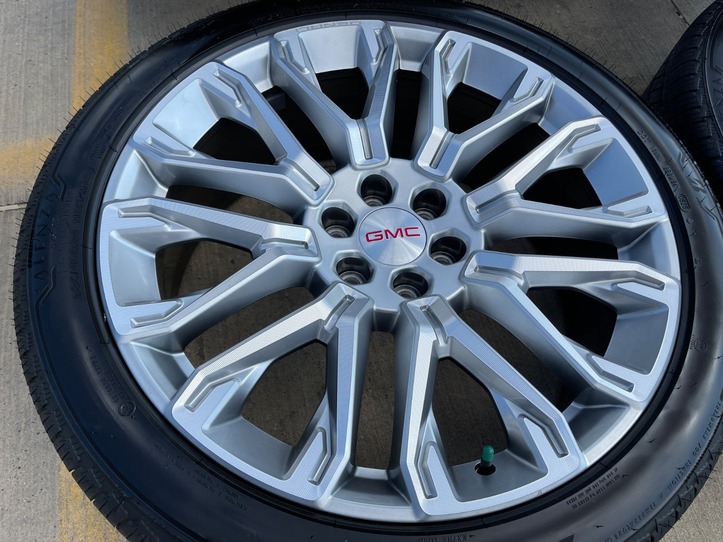 24" GMC Yukon Sierra Denali Chevy Tahoe SET OEM 10067 wheels rims 2026 2027 SET