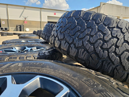 17" Jeep Wrangler Rubicon OEM 9218 wheels rims Gladiator BFG KO2 A/T SET