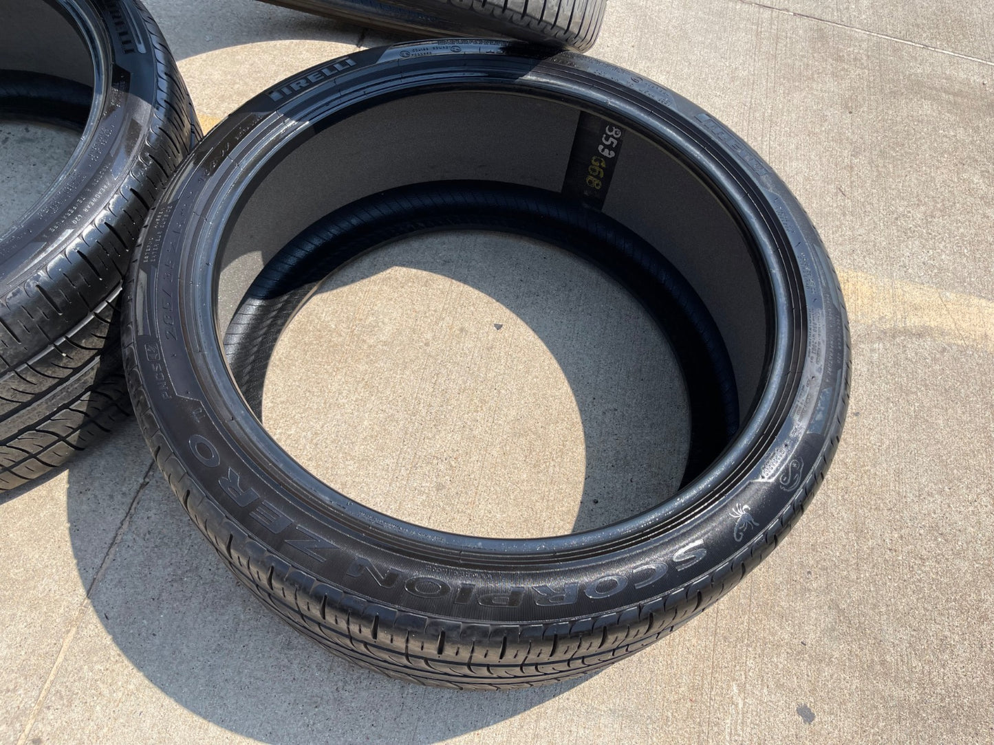 (1) 285/35/22 Pirelli Scorpion Zero PNCS tire 285/35R22 106W XL