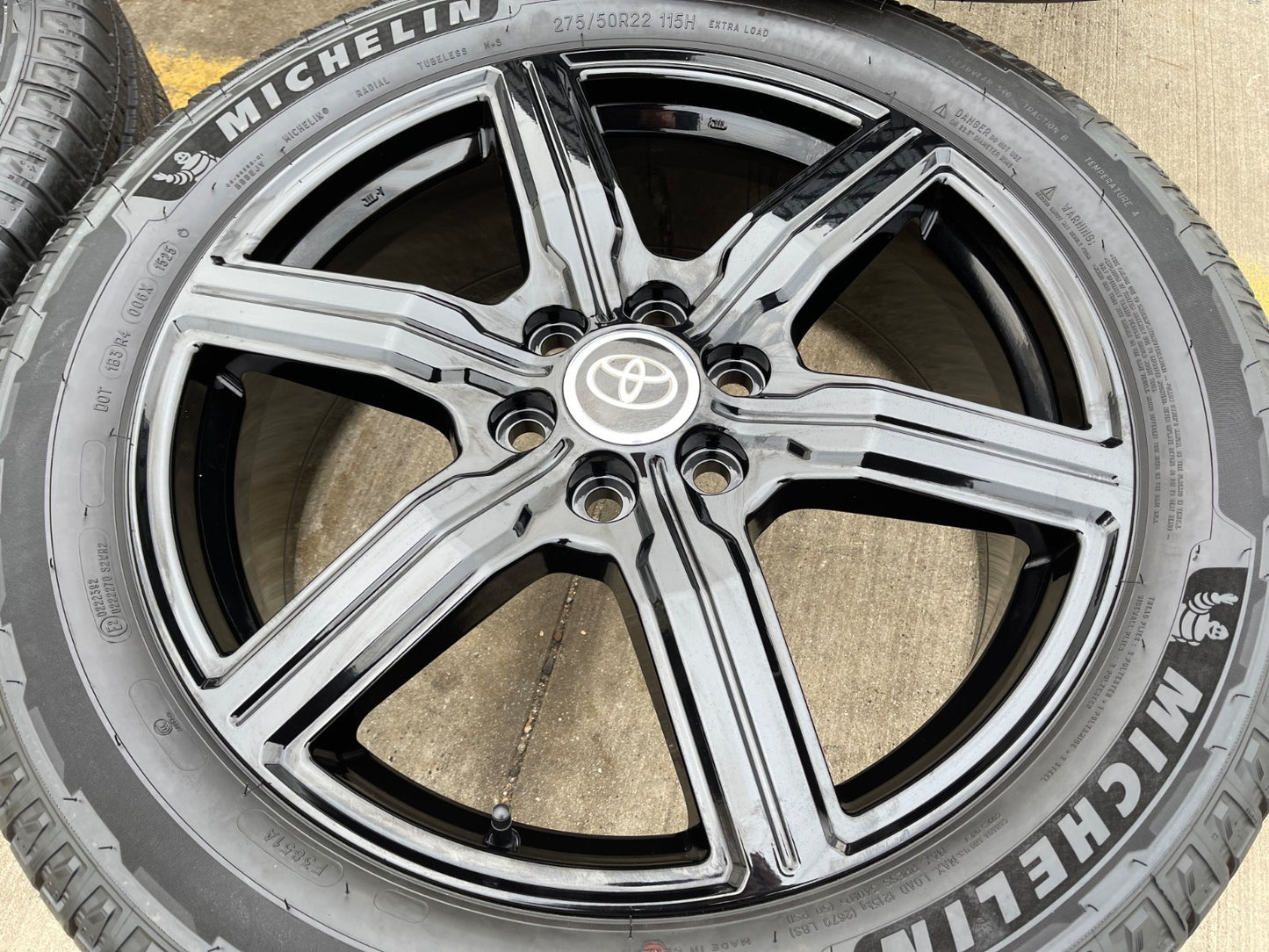 22" Toyota Tundra Sequoia OEM wheels rims 75282 Land Cruiser GX550 MICHELIN NEW