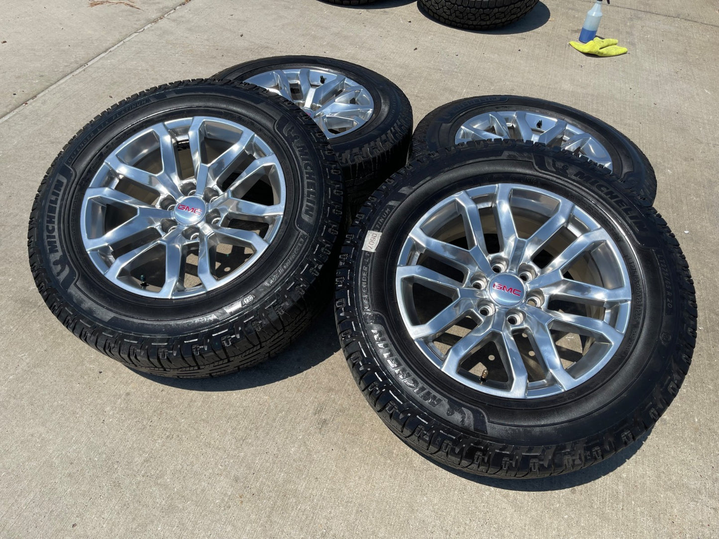 20" GMC Sierra Yukon AT4 Tahoe OEM 5924 wheels rims tires SET MICHELIN