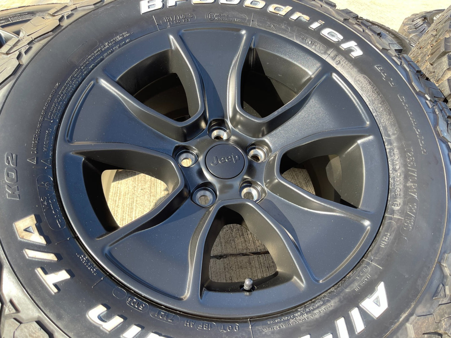 (4) 17" Jeep Wrangler Rubicon OEM 96226 wheels rims Gladiator BFG KO2 NEW 2026