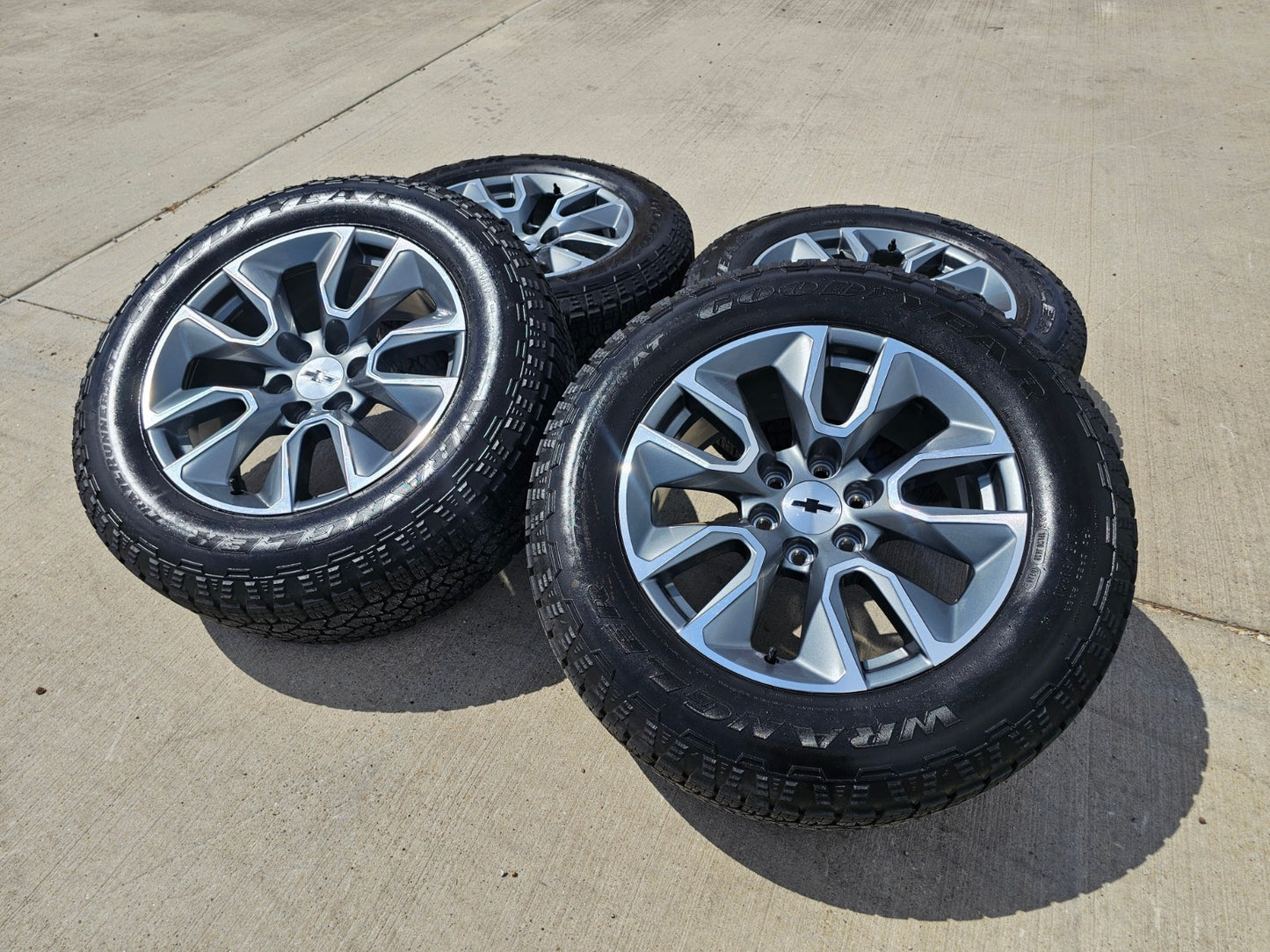 20" Chevy Silverado 1500 Tahoe OEM 5915 5916 wheels rims SET 2026 GOODYEAR