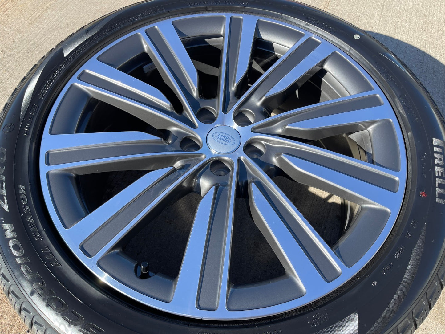 22" Land Rover Range DEFENDER OEM M8E2-1007-HB wheel rim spare PIRELLI