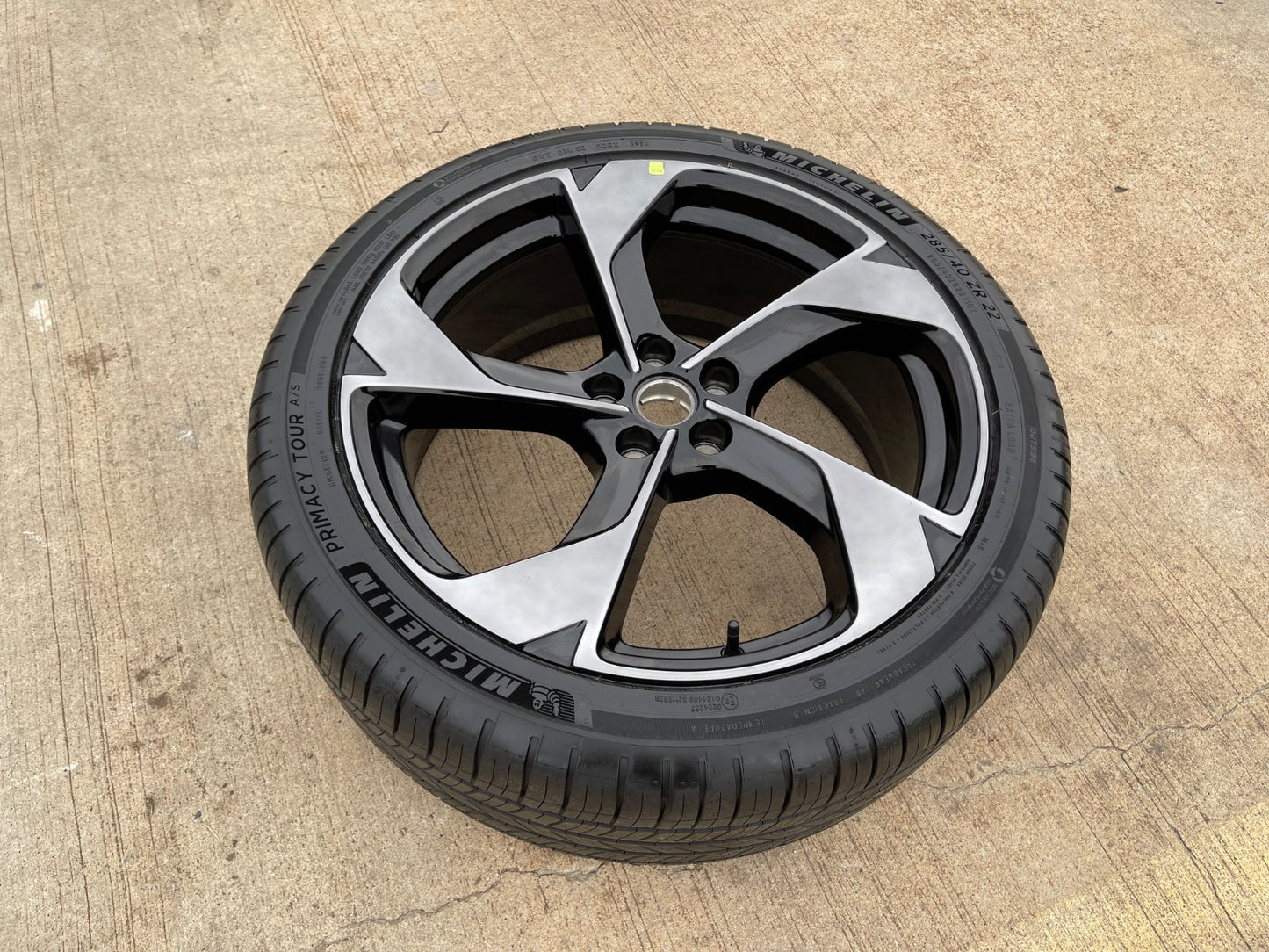 22" 22x9.5 Lucid Gravity OEM Grand Touring wheel rim 5x120 2024 2025 2026 FRONT