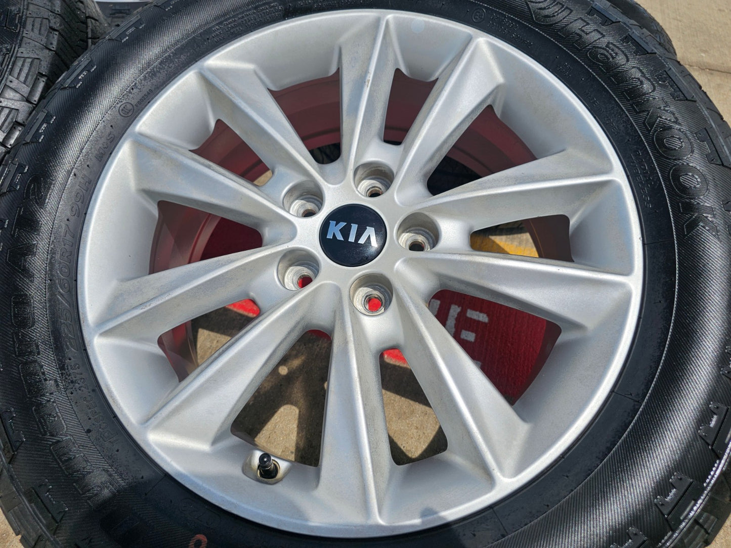 17" Kia Sorento Sedona Sportage Carnival OEM wheels rims 74782 SET tires