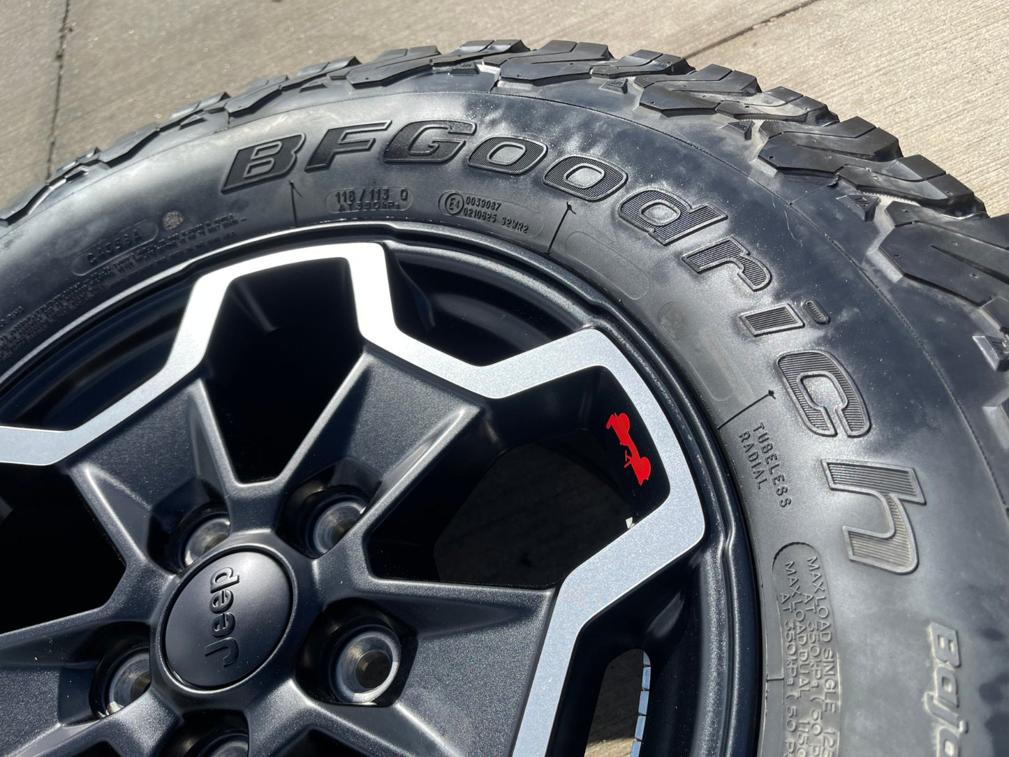 17" Jeep Wrangler Gladiator RUBICON OEM wheels rims tires 9237 black BFG KO2 A/T