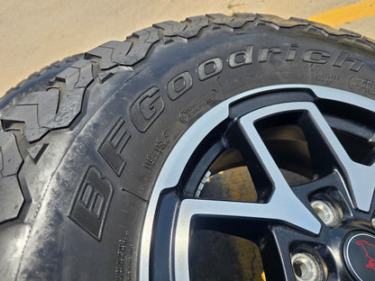 17" Jeep Wrangler Rubicon OEM 95730 9327 wheels rims Gladiator BFG KO2 A/T 33"