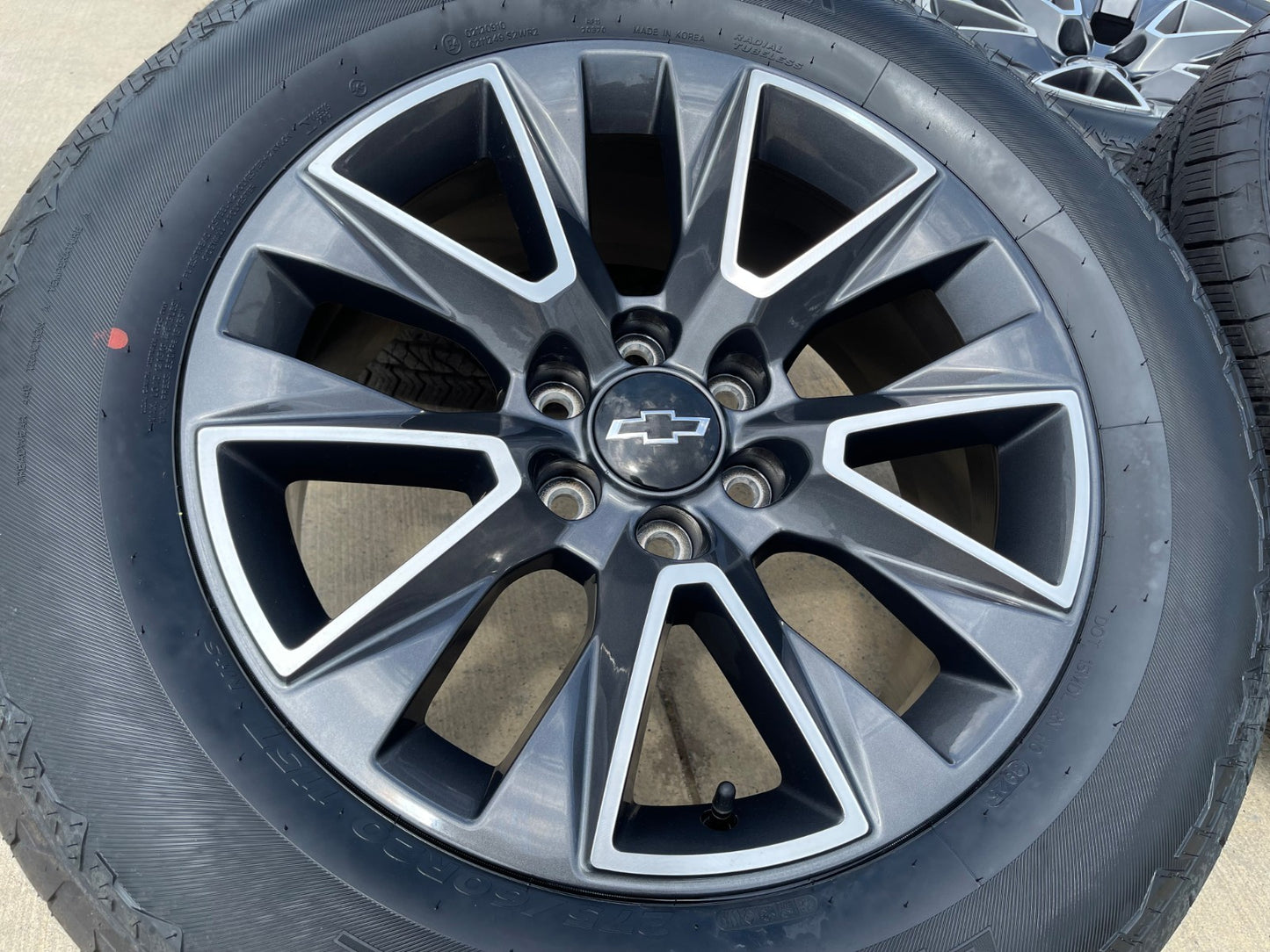 20" Chevy Tahoe Silverado OEM 5919 wheels rims GMC Yukon tires HANKOOK A/T2 NEW
