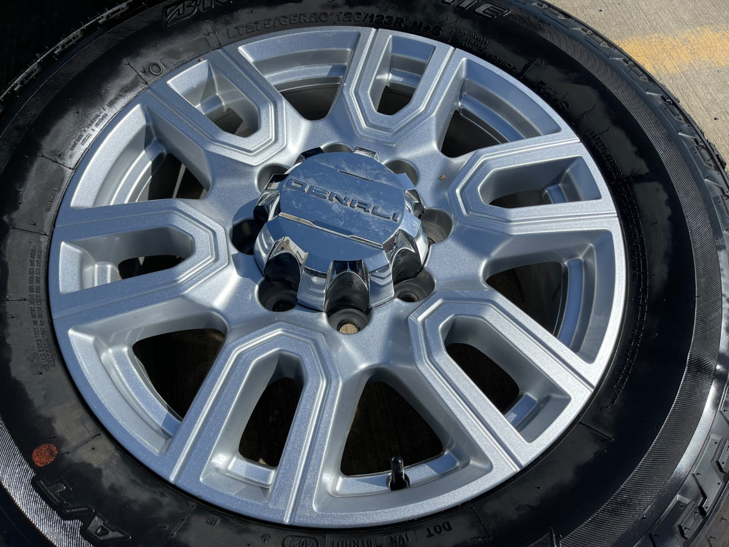 20" GMC Sierra AT4 2500 3500 OEM wheels rims 5950 Silverado SET BRIDGESTONE
