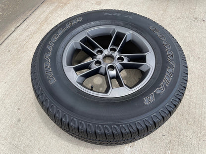 17" Jeep Wrangler Gladiator OEM 9158 9197 wheel rim GRAY spare