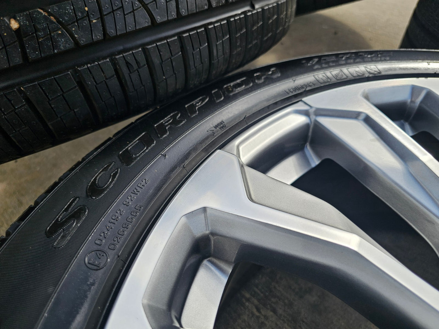 22" GMC Yukon Sierra DENALI OEM wheels rims SET 14025 97000 tires PIRELLI NEW