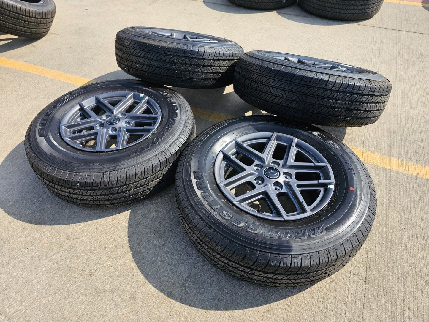17" Jeep Wrangler Rubicon Sport S OEM wheels rims 51649 Gladiator 2024 2025 NEW