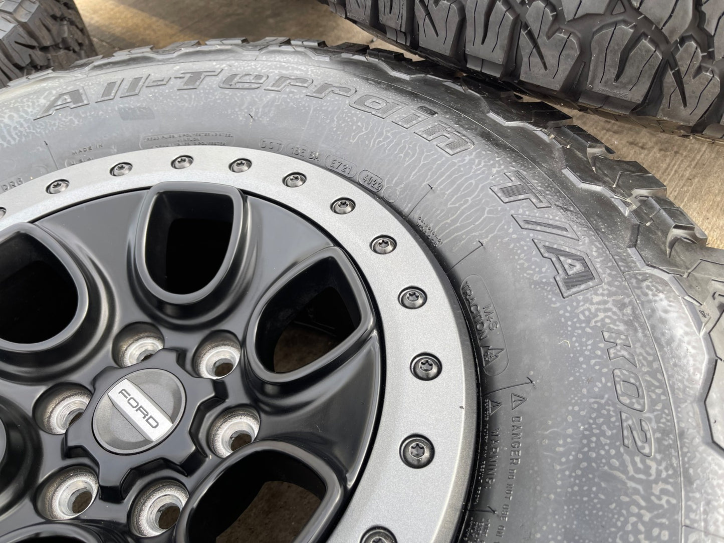 17" Ford F-150 Raptor OEM BEADLOCK rims wheels 10459 95210 BFG KO2 35" tires NEW