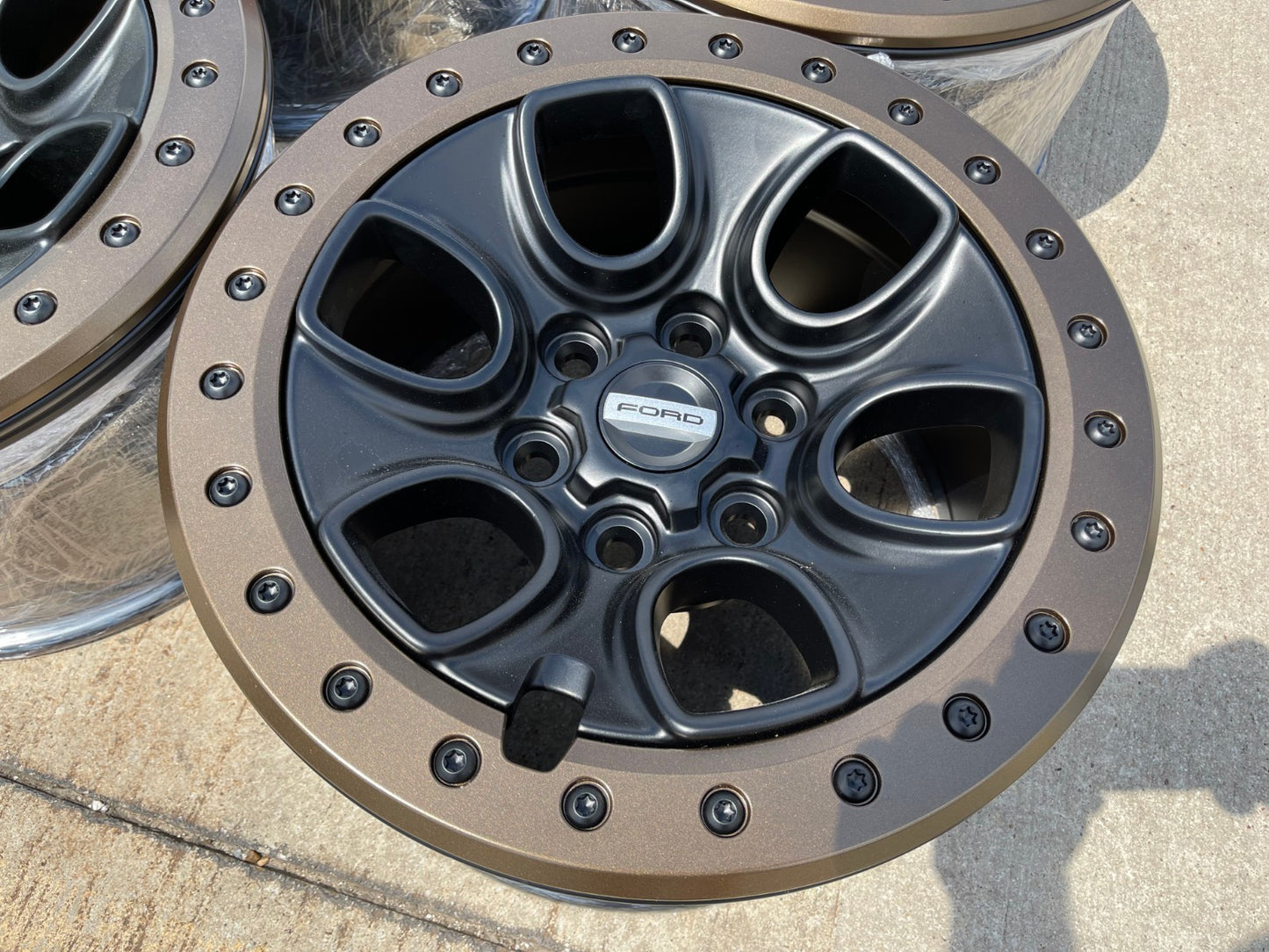 17" Ford F-150 Raptor OEM BEADLOCK rims wheels 10459 95210 BRONZE 2025 2026 NEW
