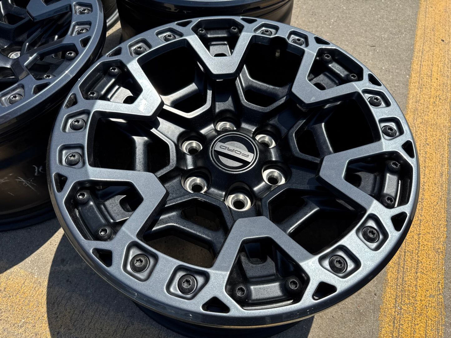 (4) 17" Ford F-150 Raptor R OEM BEADLOCK rims wheels 2024 2025 2026 2027 NEW