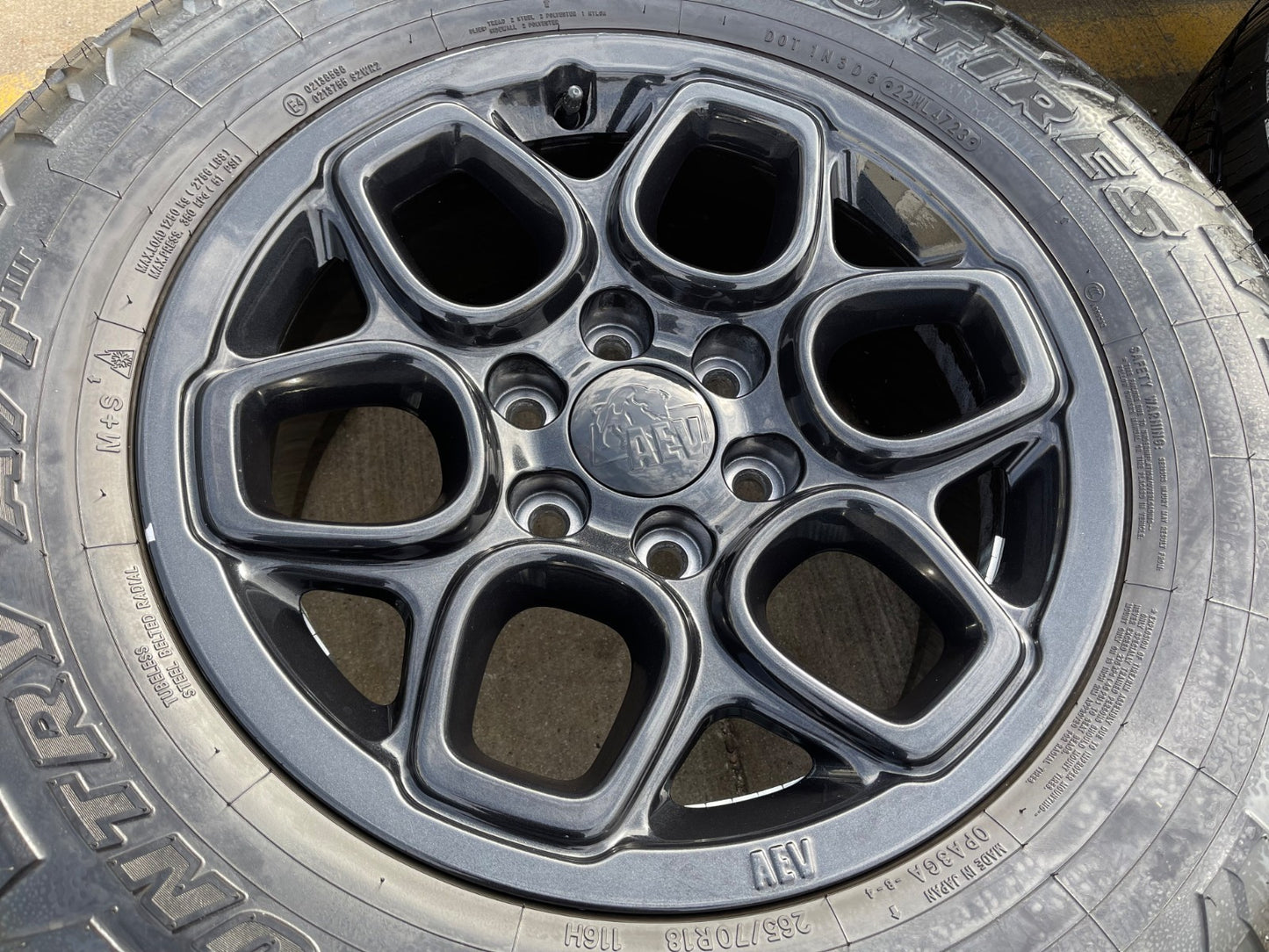 (5) 18" AEV SALTA GMC Sierra AT4X Chevy Silverado OEM rims wheels TOYO A/T3