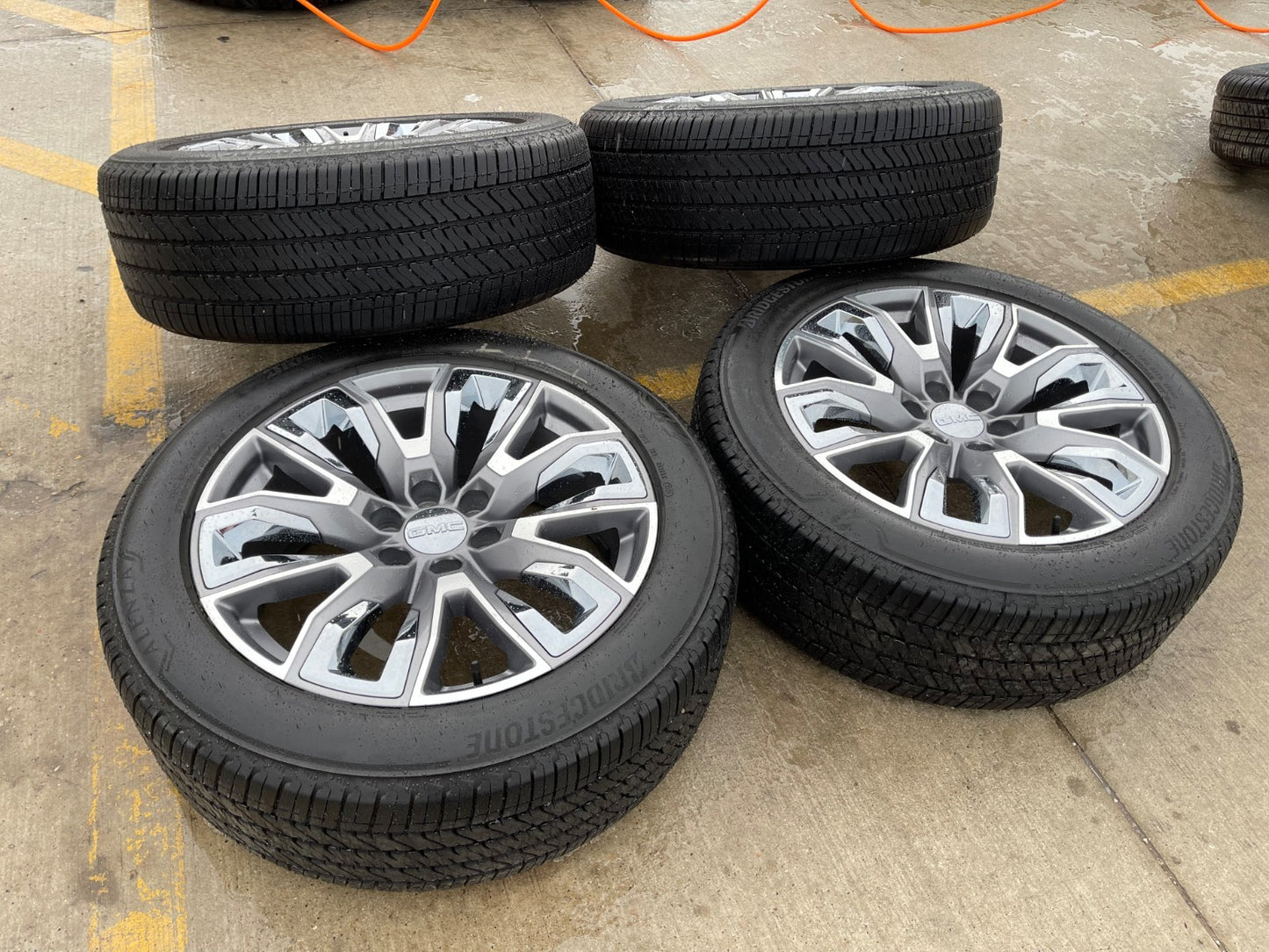 22" GMC Yukon Chevy Tahoe Escalade OEM chrome 95513 14134 wheels rims tires SET